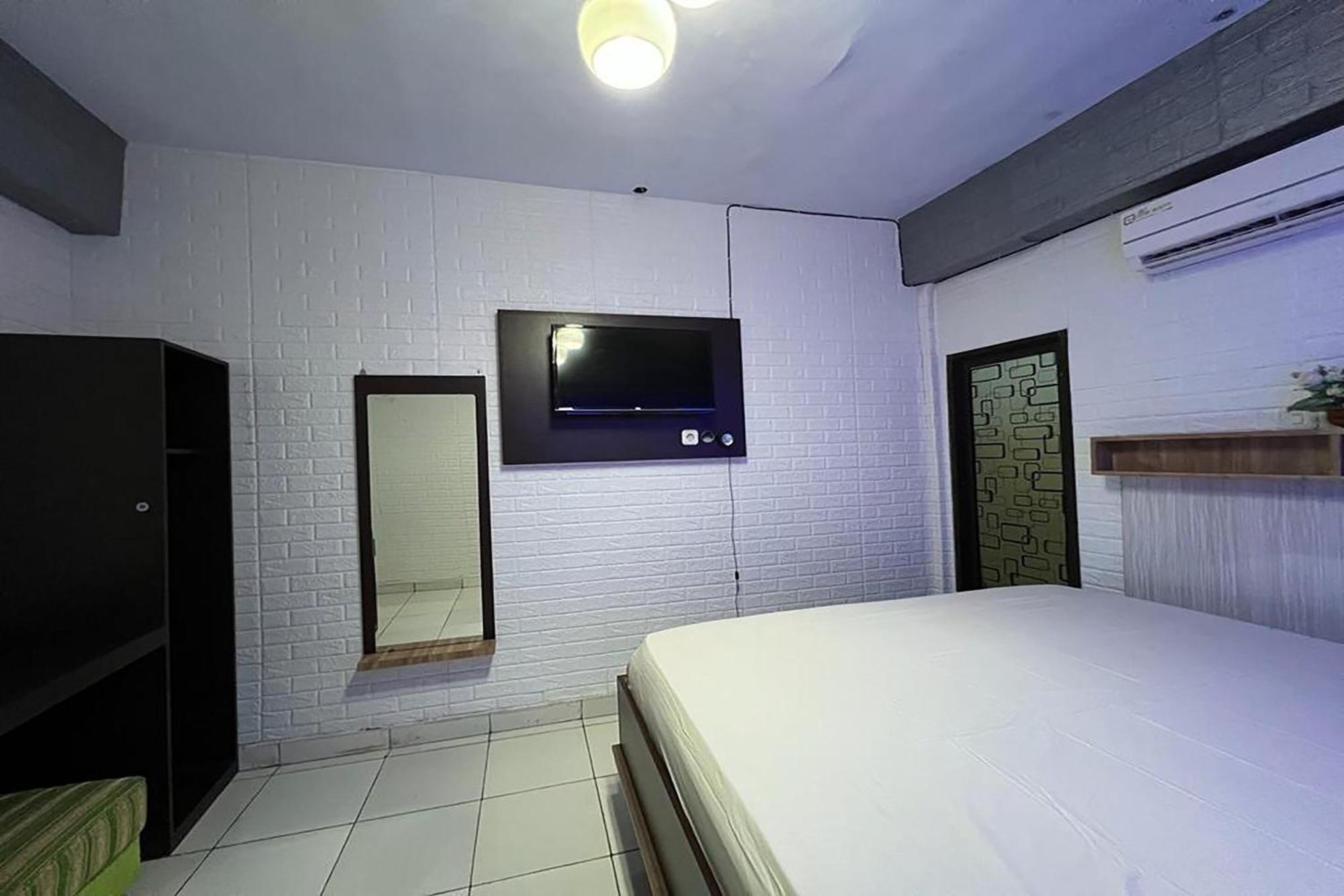 Oyo 91757 Surya Hotelneartaman Anggrek Pkk Watansoppeng Lalabata Eksteriør bilde