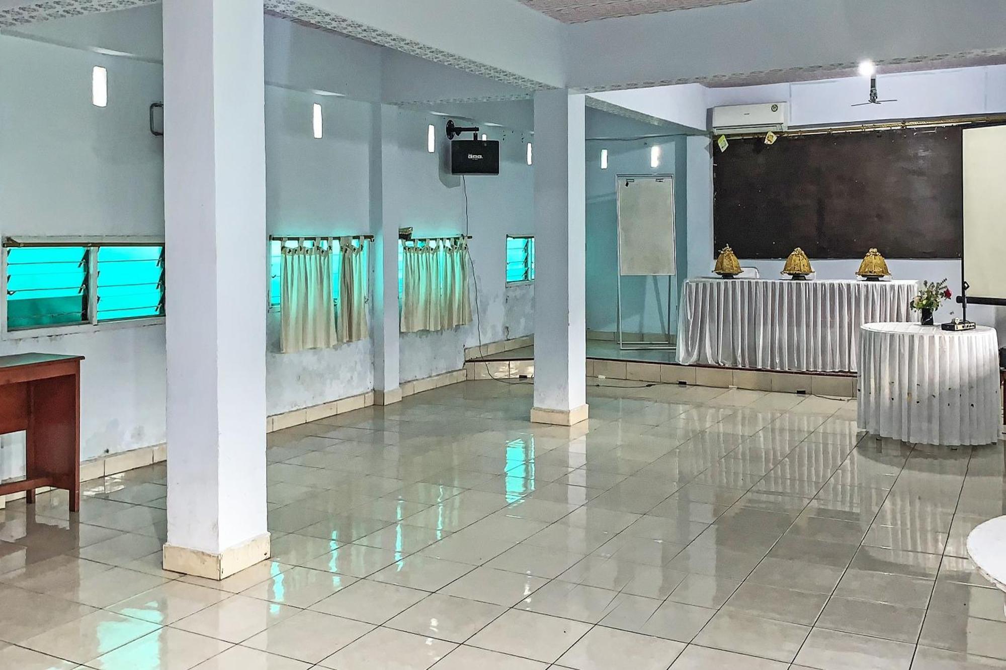 Oyo 91757 Surya Hotelneartaman Anggrek Pkk Watansoppeng Lalabata Eksteriør bilde